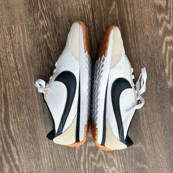 Nike Pacific - Size 7.5 Women's - Worn Once - Picture 4 of 9